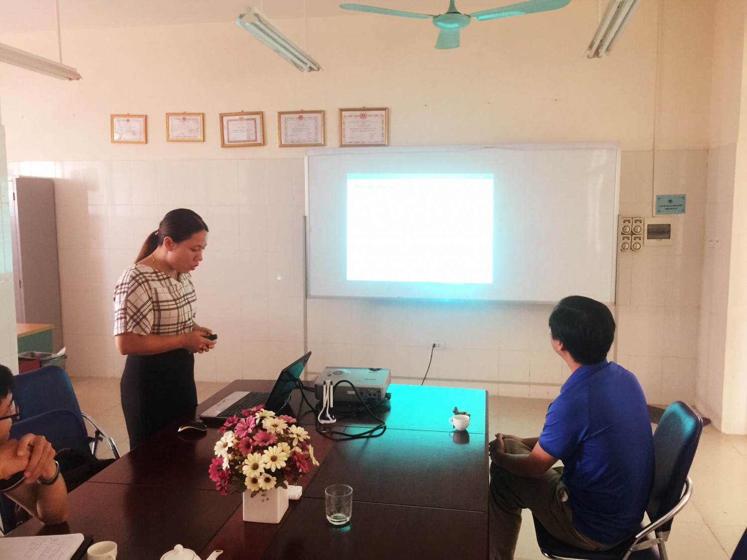 Hoạt động seminar khoa học